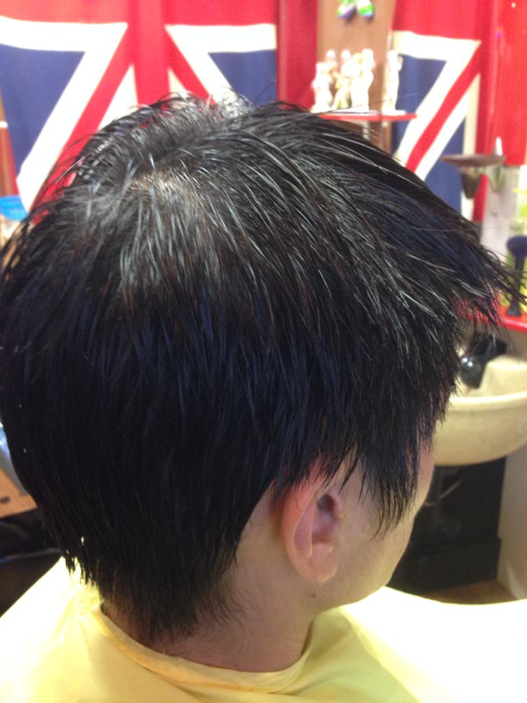 メンズヘアークラブb2 今日のヘアースタイルpart3 阪大生ボクサー ツンツンに短くカット サイド バックはサイド刈り上げ ちょこっと五郎丸かな ビフォーアフター Http T Co Trpkuctkyo