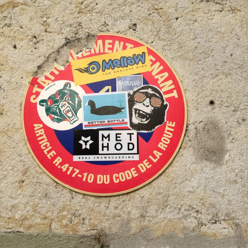 mellowboards's tweet photo. Leaving #traces in the #streets. #stickers #methodmag #realsnowboarding http://t.co/iUj9nae2Yr