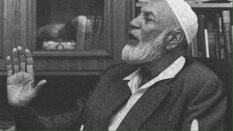 "يقول البعض النساء سبب الفساد، لا انكر ذلك فهيا تتعب ٩شهور لكي تنجب احمق مثلك يقول انها سبب الفساد" احمد ديدات

#صور