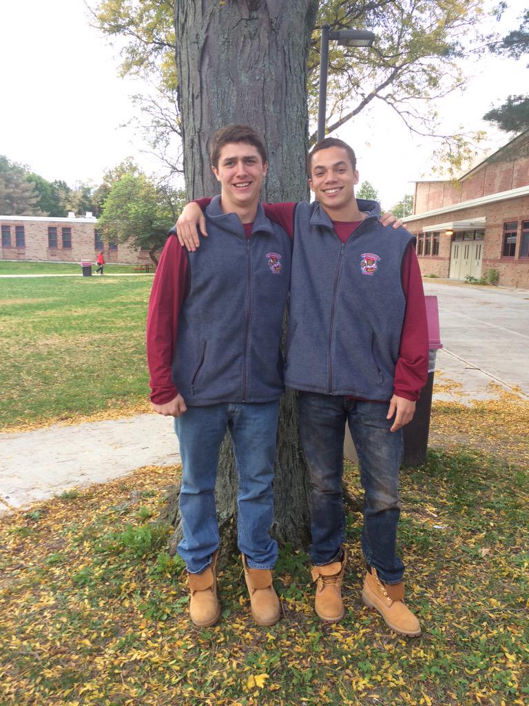 Ithaca_HS's tweet image. Seniors Colin &amp;amp; Jalil #Twinday #icsdplc #homecoming #spiritweek