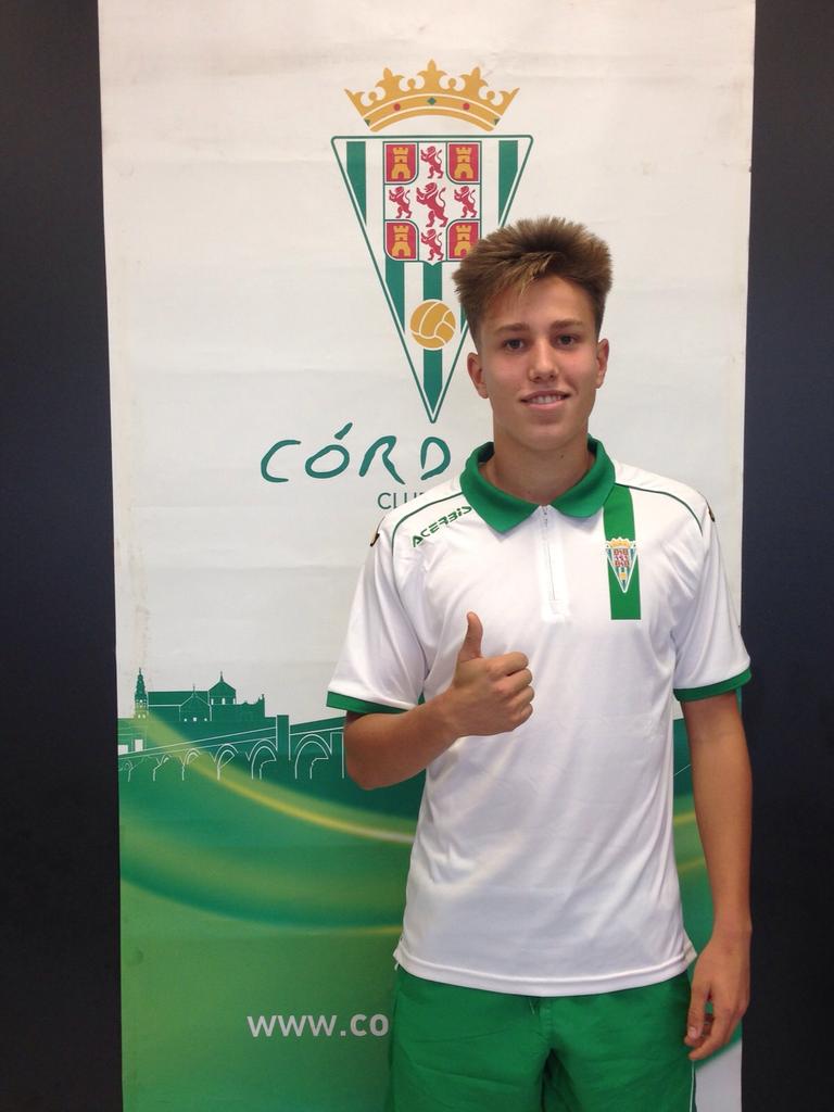 CordobaCF_ofi's tweet photo. Falín regresa al @cordobacfsad. El defensa central refuerza la zaga del Juvenil DH. #FábricadeTalentoCCF http://t.co/nm1MCRnKZ4