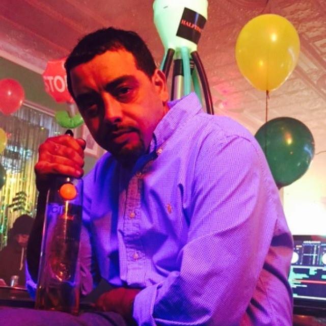 ravenlounge's tweet image. #Tonight @djrom215 on the 1s &amp;amp; 2s tinyurl.com/ozkxqnq  #DJ #Champagne #Beer #Wine #Vodka #Party @pendulum_philly