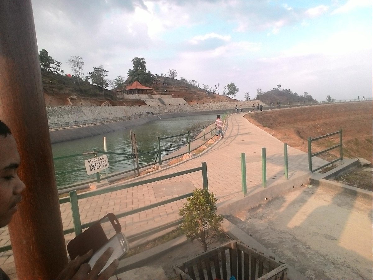 Embung batara srinten,gunung kidul