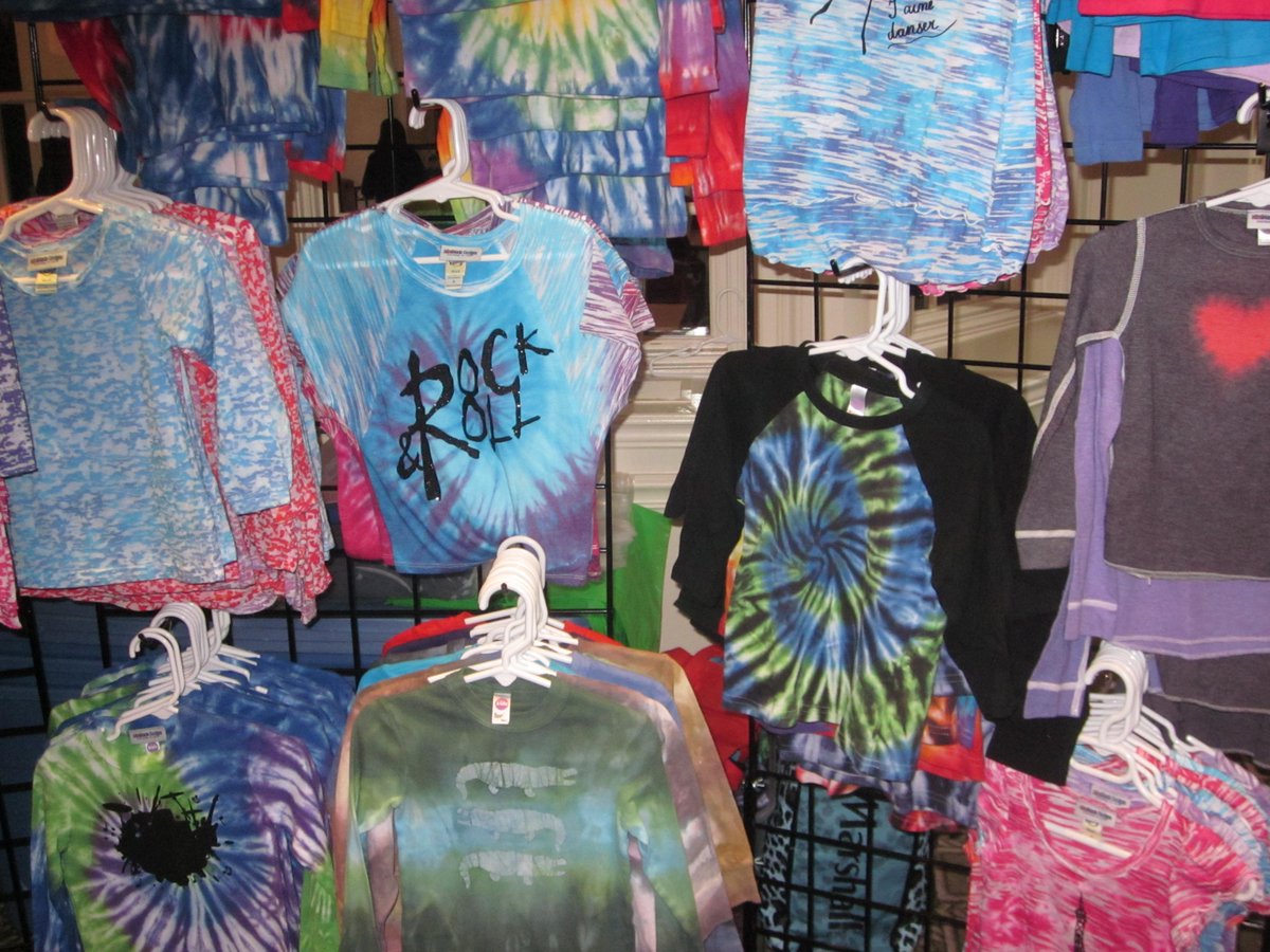 JLCWestchester's tweet photo. What will you pick up at Holiday Boutique? Stop by #JLCWHB to #ShopForACause on Nov 5th http://t.co/Yam1S7FDBJ http://t.co/LS20b5dYrU