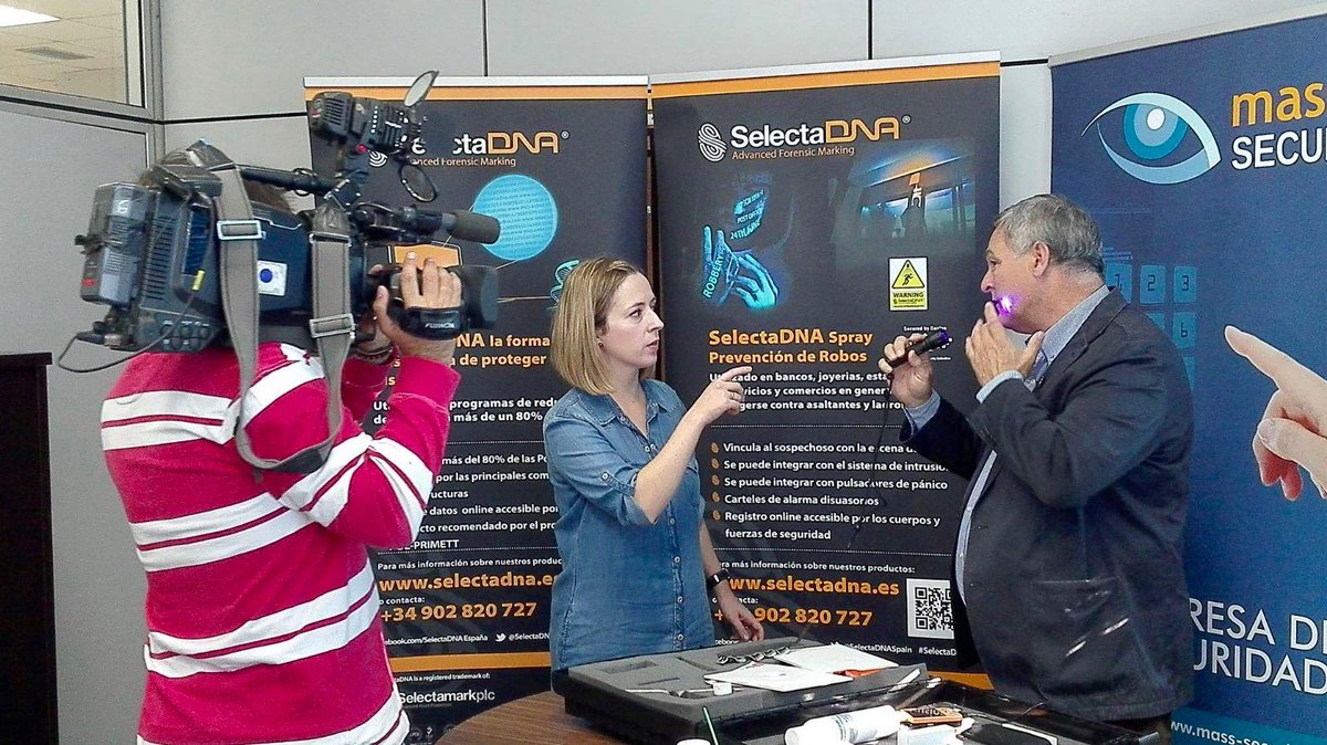 MassSecurity_es's tweet photo. Hoy hemos sido noticia en @telemadrid presentando #selectaDNA como solución al grave problema del robo de cable. http://t.co/sKRNIFmmVB
