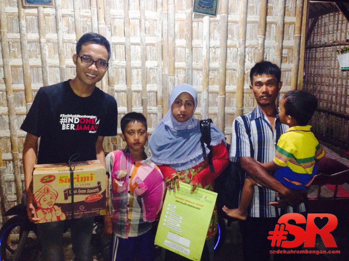 SRbergerak's tweet photo. 9. Sesaat setelah proses survey selesai, kami langsung sepakat dgn keluarga utk berobat ke @rskariadi Semarang http://t.co/w8yN5dKByL