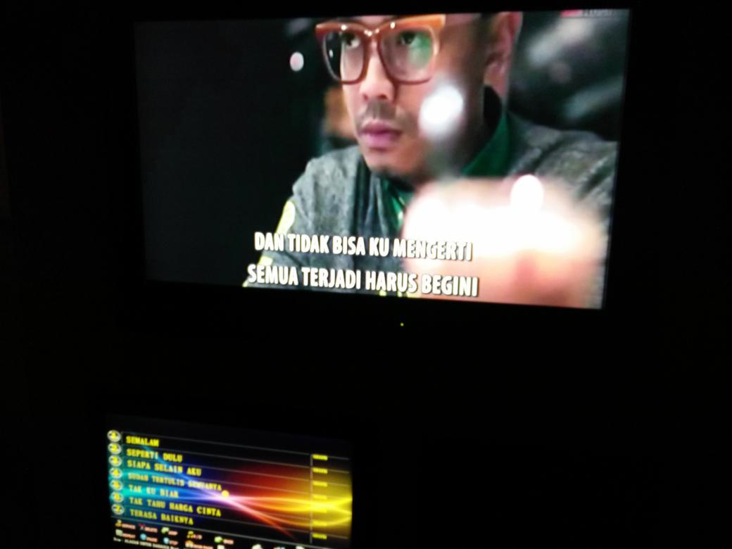Rafieq_Hamid's tweet photo. klaw karok msti kne lagu @AsfanShah laaa #AlasanUntukBahagia ha ha sedaapp toooqqq #asfanatics http://t.co/3KoaEVthuv