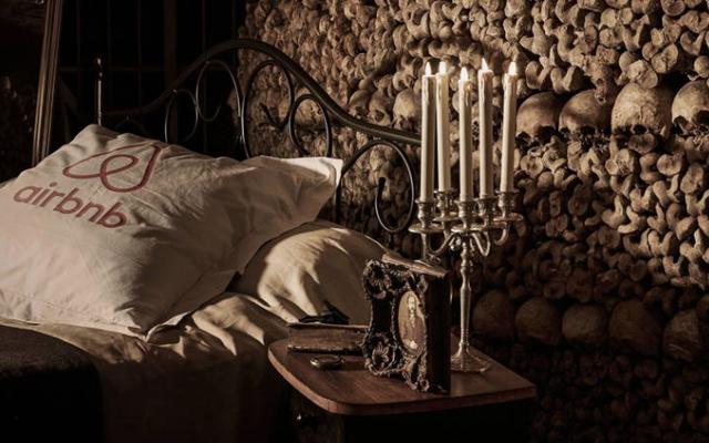 Chayurt's tweet image. Airbnb: une chambre dans les catacombes de Paris ow.ly/TiEys #OpérationMarketing #Insolite via @Golem_13