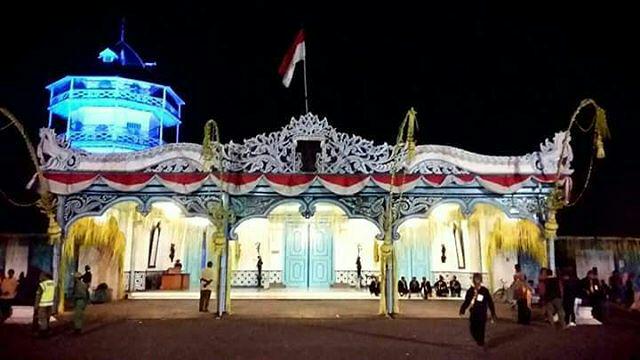Preparing #Malam1Suro in #Keraton #Kasunanan #Surakarta tonight 14 Oct 2015,
<a href="/kotasolo_fp/">Kota Solo</a> <a href="/naserehe/">Muhammad Nashir</a>
photo : <a href="/ginda8G/">ginda ferachtriawan</a>