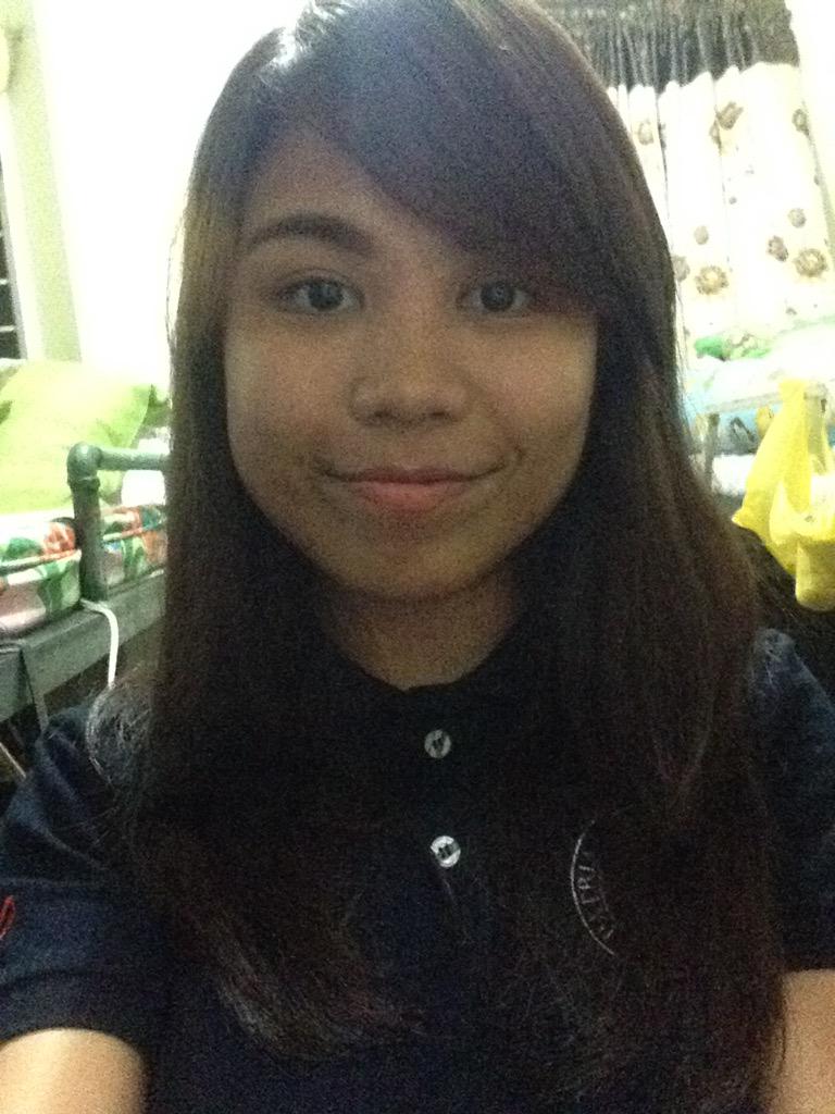 wight_daisy's tweet photo. so I decided to get a haircut today. it was a sudden decision but guess what,I didn't regret it at all. #BackToBangs http://t.co/CrCRbM4sDz
