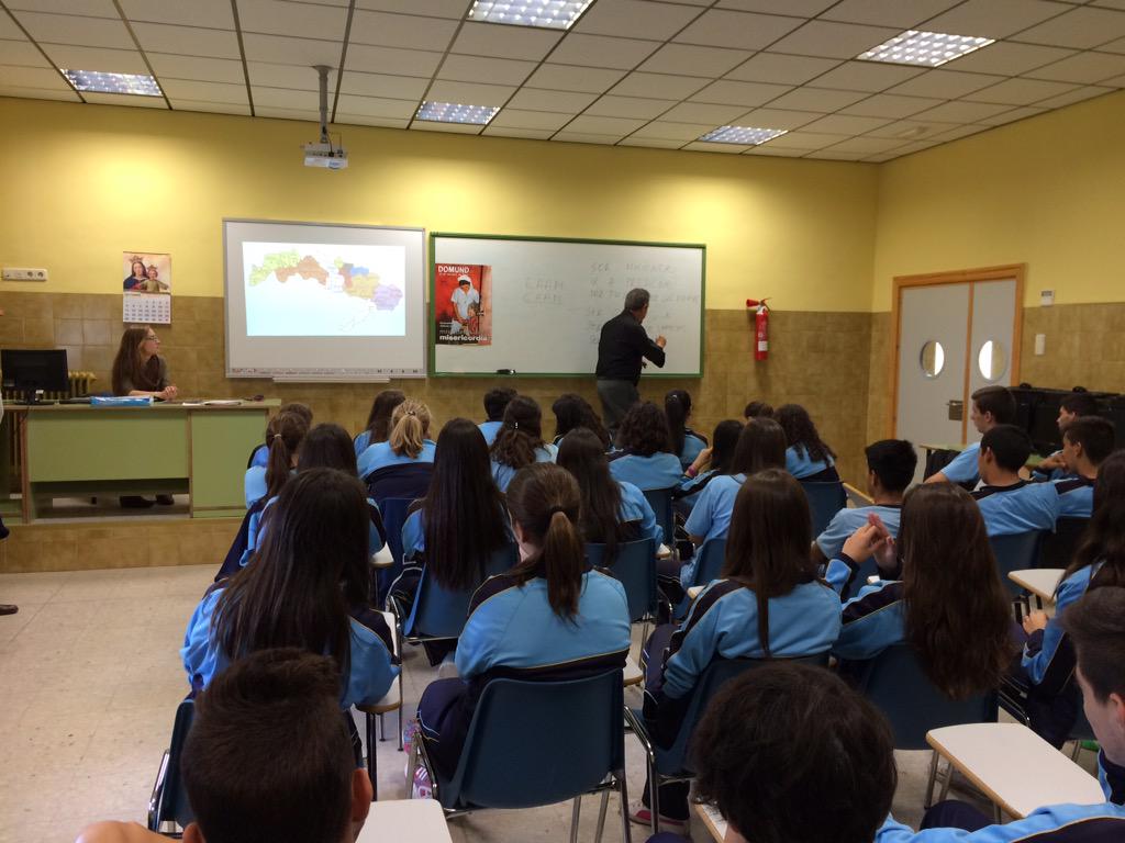 salesloyola's tweet photo. Durante esta semana el equipo de animación misionera de Aranjuez nos anima al DOMUND #somosdomund http://t.co/JTzLgzx9lP