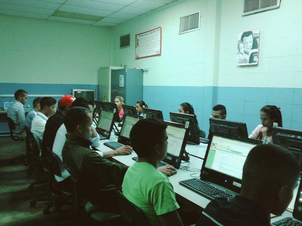 FundabitBnas_Mb's tweet photo. Hoy 21 aspirantes @UNESBARINAS presentan prueba psicométrica en #CBIT Barinitas1 @Fundabit @FundabitBarinas http://t.co/qAzLuNGVqX