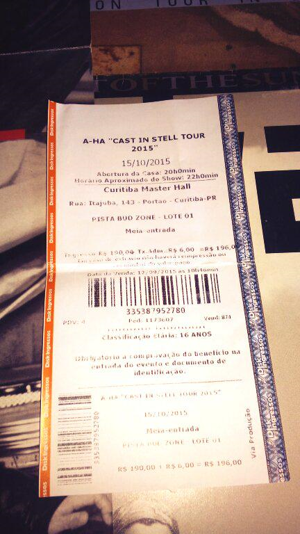 paijao_'s tweet photo. Show do A-HA amanhã :3 @aha_com @mortenharket #AHA #CastInStellTour #Curitiba #MasterHall http://t.co/uAvwvSxfv4
