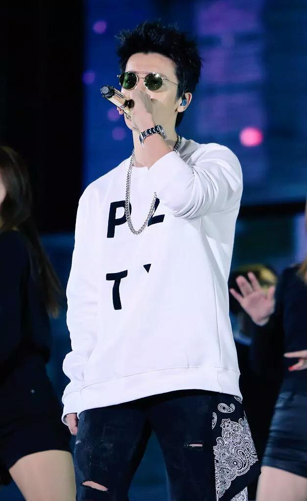 Happy birthday Lee Donghae! All the best for you ;) 