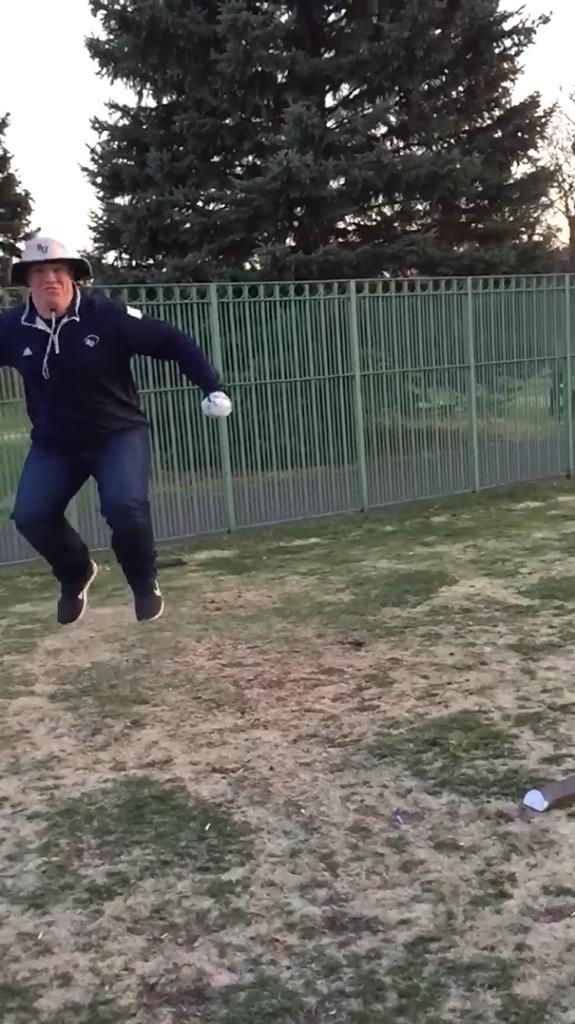 dkentcrum's tweet photo. Happy Birthday to the most eccentric golfer I know @steinarkjoss! He's been a great roommate and friend for 3 years http://t.co/js7TRKTZld