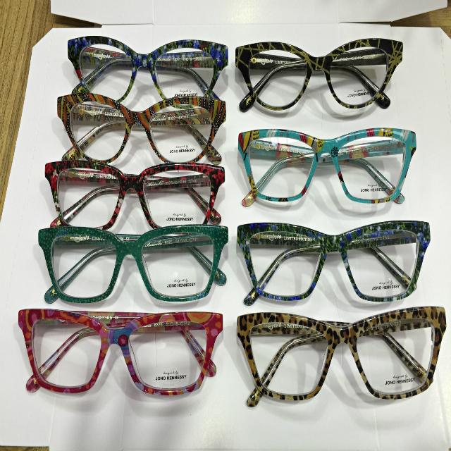 JonoHennessy's tweet photo. Weeee! Just unpacked the latest #Jono fabric designs & they're flying out the windows! #jonohennessy #fabricframes http://t.co/SrhM2ZlAks