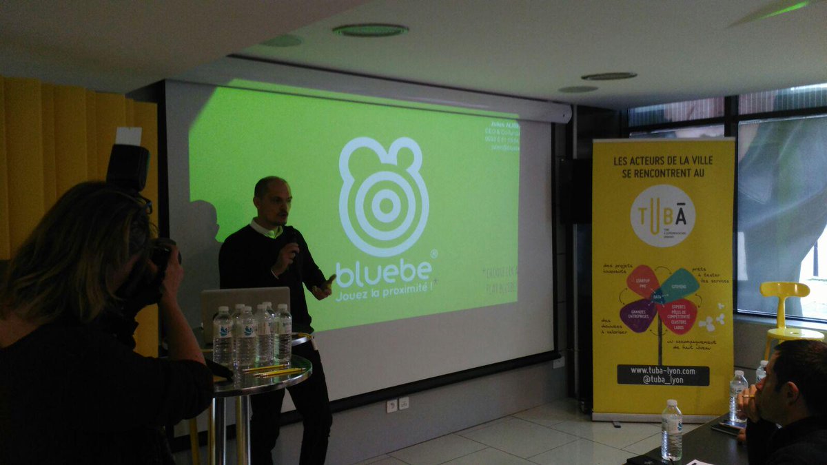 smartcityhack's tweet photo. @apps_bluebe it’s on the stage, you will learn more about the shops around you.  #SCAH_LYON http://t.co/DeXh9Yo4e0