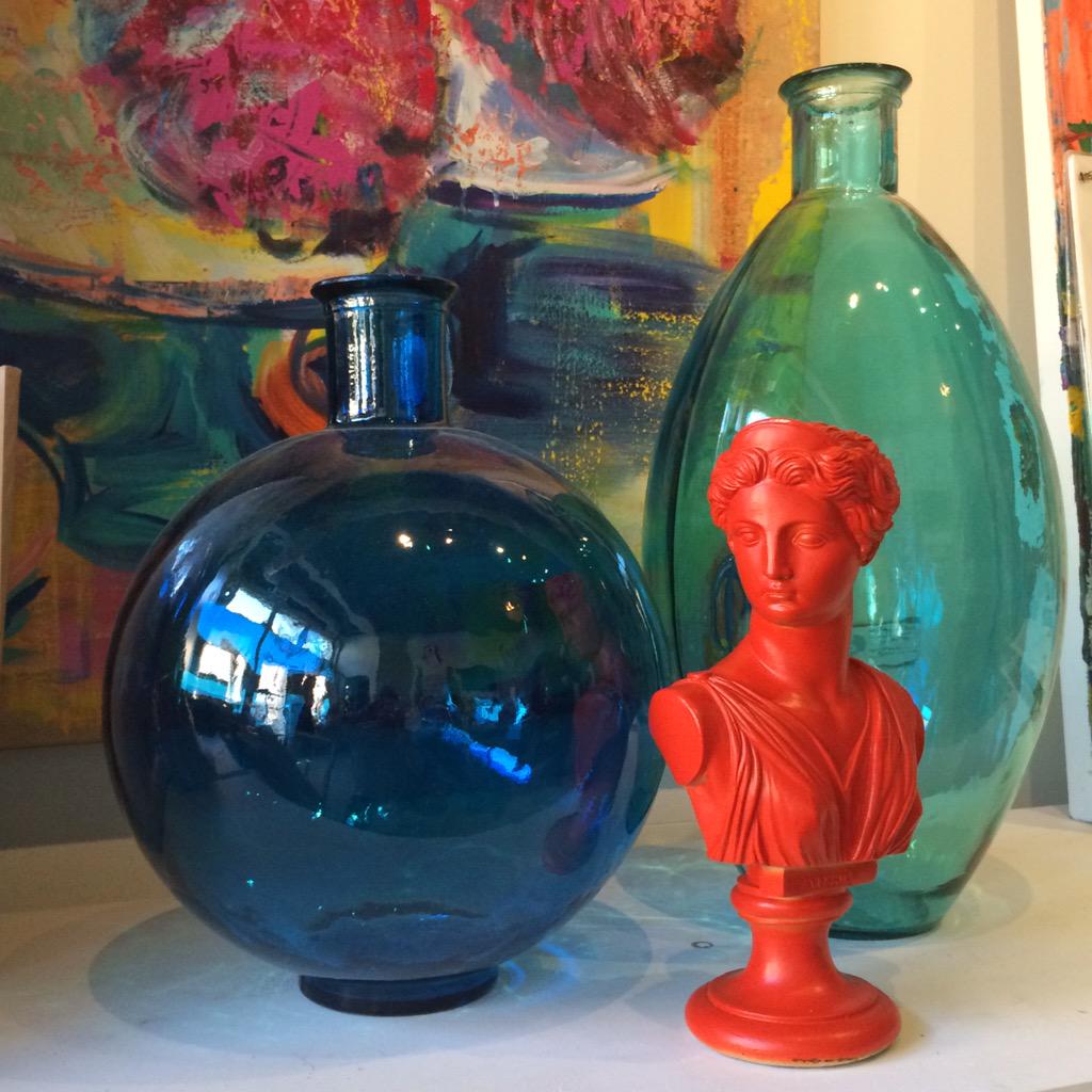 SwatchRoom's tweet image. busting through this week. #happywednesday #studioprops #liveincolor