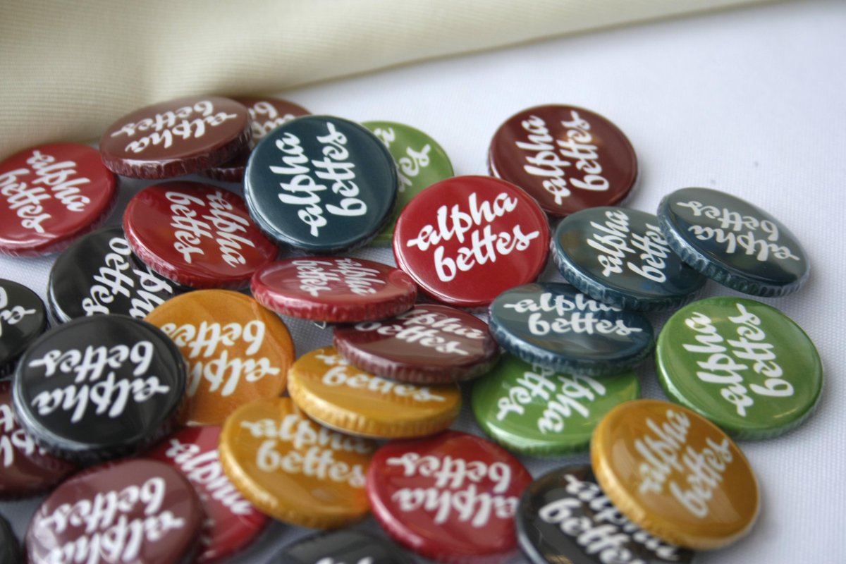 alphabettes_org's tweet image. Are you at @ATypI? Want one? Go say hi to @mchaccur or @indra. Lettering by @victoriaalissia #ATypI2015