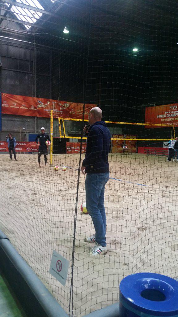 cvrootselaar's tweet photo. Opening Sportbox in Utrecht. #streetbasketball #bossabal # beachvolleybal. Gefeliciteerd @WilcoNijland http://t.co/63e4U4Rvge