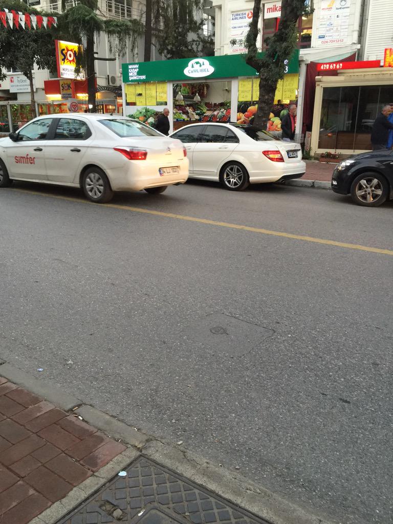 brk_trnc's tweet photo. @iettdestek otobüs yok diyorum hangi ekranı paylaşalım al http://t.co/UGfFukjrsM