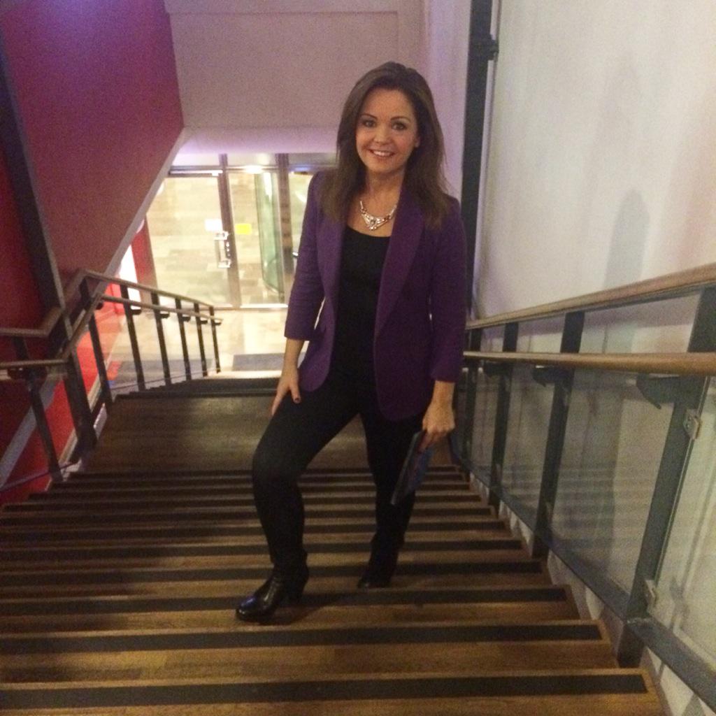 Marika Eriksson On Twitter 22 35 I Tv4 Kliver Jag In I Sportstudion Med Shl Hockey Infor Em Playoff Handboll Mote Med Frisparksspecialist Http T Co Pa1fzrr4xz