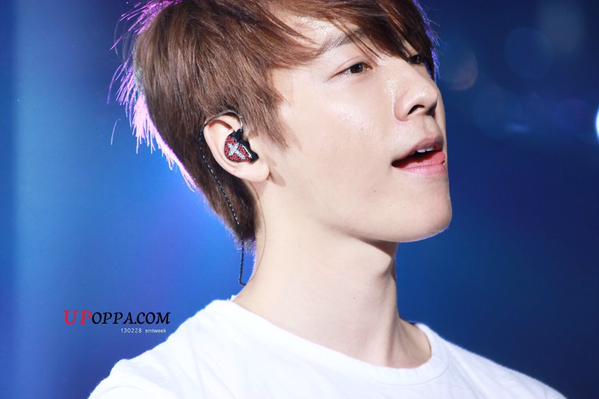 Happy birthday Lee Donghae I\ll be waiting for you again I\m always pround and always pray the best for you. 