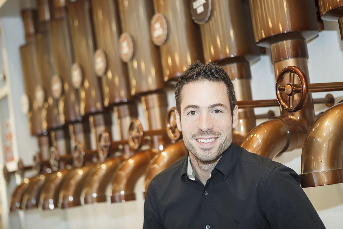 Rencontrez Dominique Brown: Lance à 22 ans la cie de jeux vidéos Beenox, le voilà ailleurs avec Chocolats Favoris.