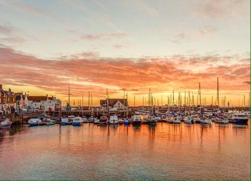 scottishautism's tweet photo. We've just been sent in these beautiful sunset photographs from Craig in Anstruther showing his #spectrumofsupport http://t.co/a6lugjivCe