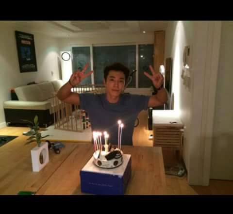 Happy birthday Lee Donghae 