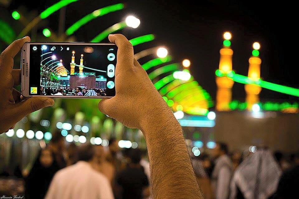 قد عشقنا كربلاء عشق الجنون 
ورفعناها شعارآ صامدون 
ثم اسمعناه لمن لا يسمعون 
لنكون بعدها اولا نكون
 (لبيك يا حسين)