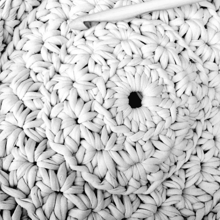 Ik zie sterretjes...  #starstitch #crochet #stoolcover
