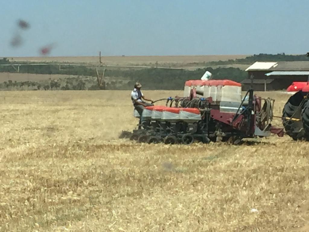 Tech adoption in Brazil varies widely. Seed blockage monitor 1.0