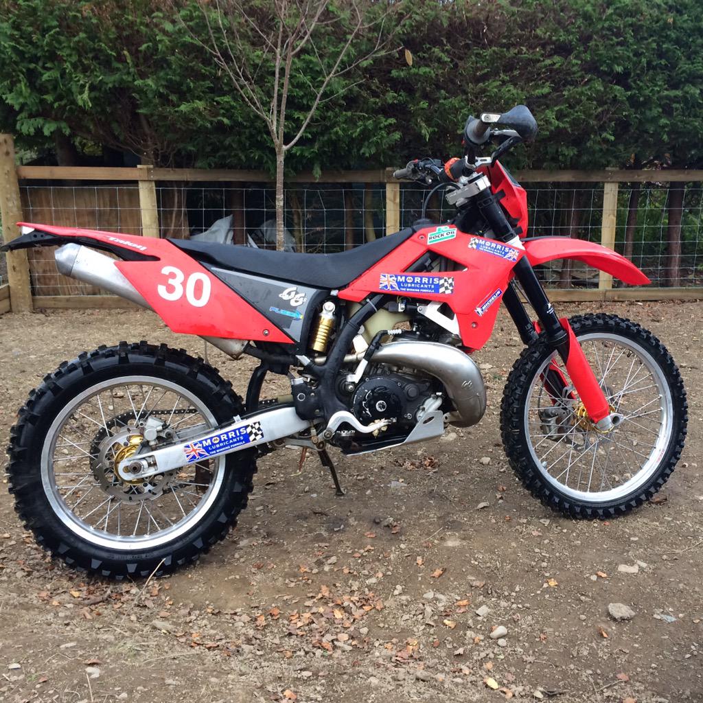 wtraenduro's tweet photo. Ooh shiny shiny ready for the weekend #wtra #marshal #twistthewrist http://t.co/PBxThvxECJ