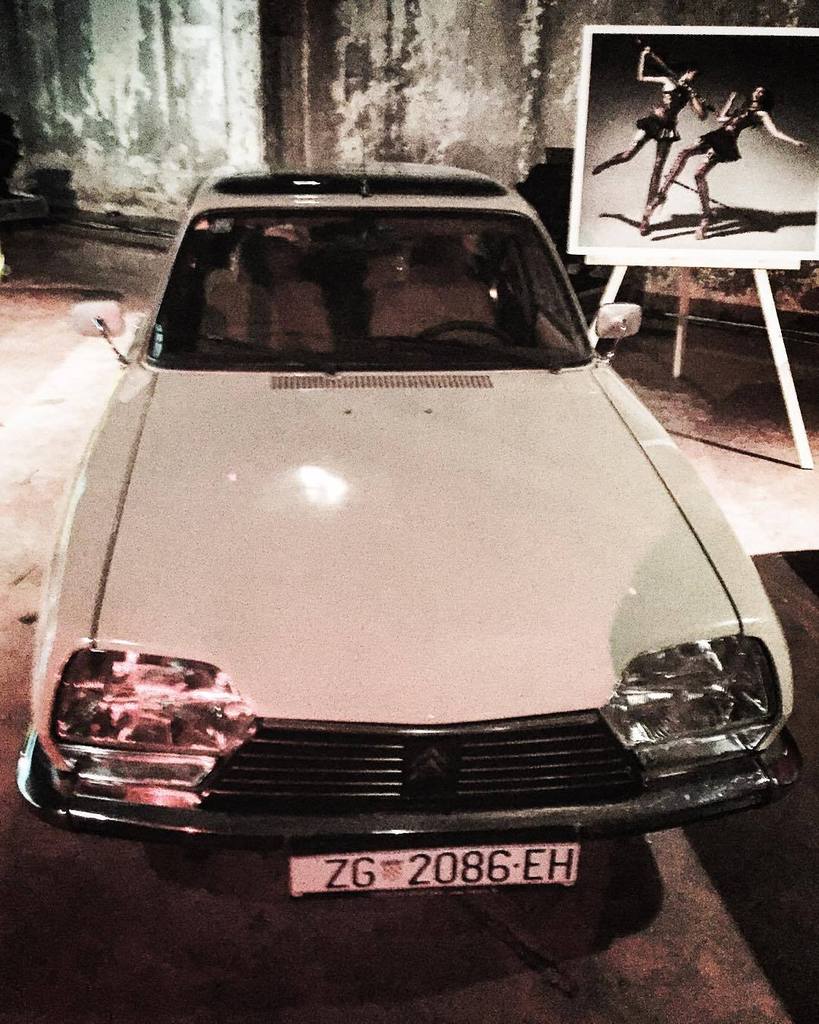 oldcar_photo's tweet photo. Get In The Car / Echo And The Bunnymen 🎶 #citroen #ds #event #lauba #zagreb #hrvatska #croatia #zagrebfacts #instaz… http://t.co/XaEM4mZYTA