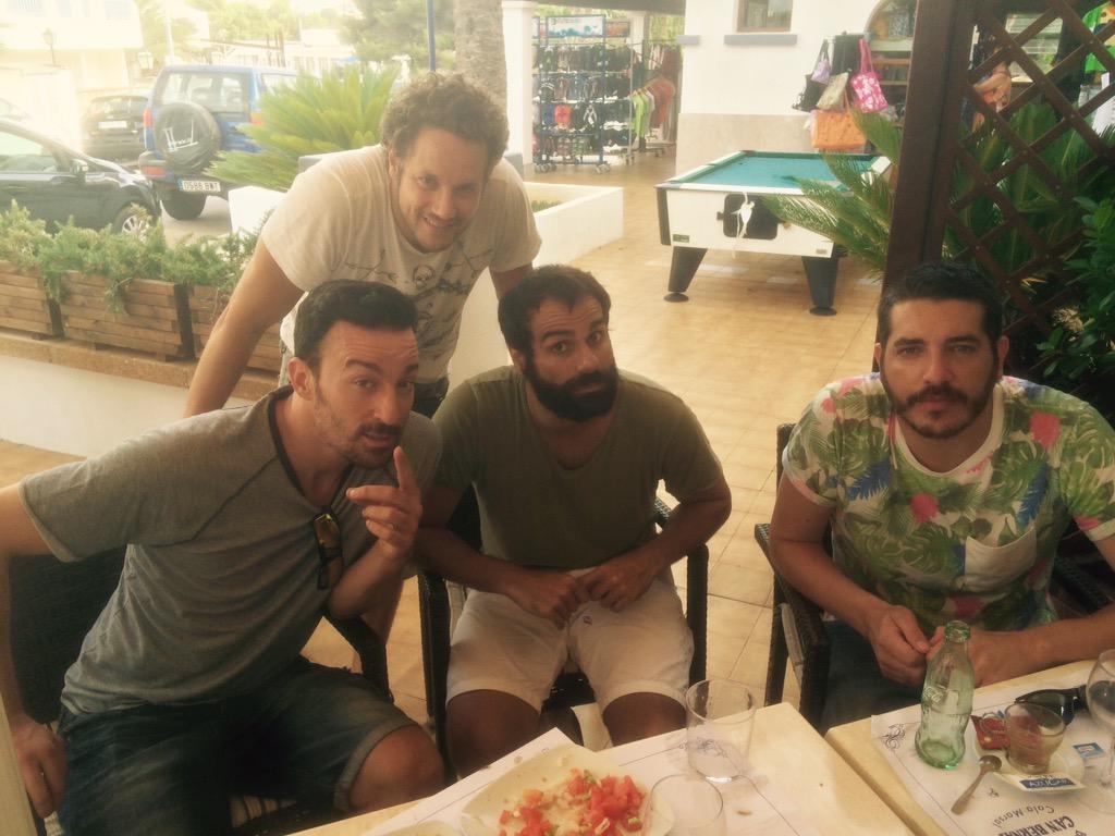 Poker de Voces se despide! Podéis seguirnos en <a href="/davidordinas/">DAVID ORDINAS</a> <a href="/PabloPuyol_/">Pablo Puyol</a> @Ignasividalofi <a href="/DanielDiges/">Daniel Diges</a> 

GRACIAS!