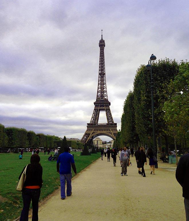 oltraveller's tweet image. See #Paris in pictures—enjoy the #grandarchitecture, #pictureperfect gardens and #rivercruise ow.ly/TnGnm