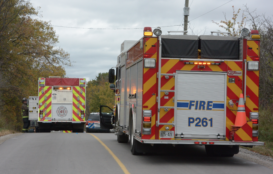 .<a href="/oakvillepffa/">Oakville Professional Fire Fighters Assoc. L1582</a> <a href="/HaltonEMS/">Halton EMS</a> #MiltonFire extricate female patient from single vehicle crash on Lower Base Ln #miltonON