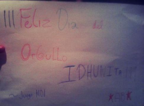 amoraidhun's tweet photo. Y asin decimos nosotros FELICIDADES A TODOS/AS IDHUNITAS y a @_LauraGallego  😊 http://t.co/aR41VexvX2