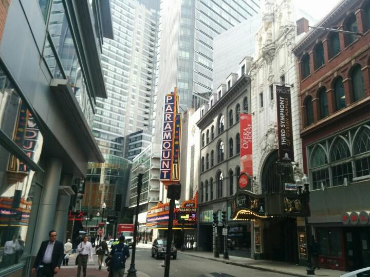 GuillaumeLaurie's tweet image. En direction du consulat de France à Boston !
#knotes