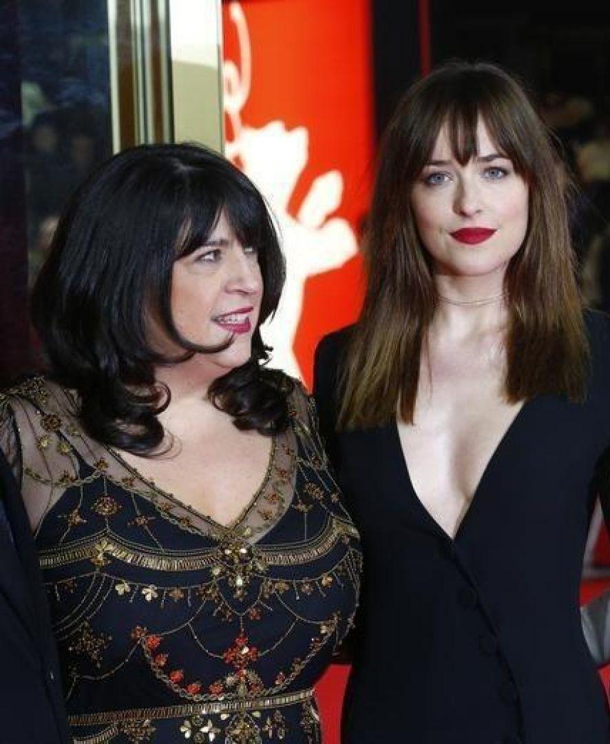 Dakota Johnson Fans on Twitter: "EL James shared a funny moment from "Fifty Shades of Grey" Set http://t.co/zUhHZ1cJk9 http://t.co/XCv4bElKvv"