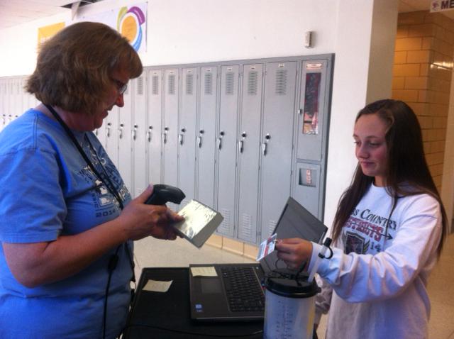 Library_JCHS's tweet photo. Mobile library today due to PSAT testing. Always helping students, even in the hallway! #molibraries http://t.co/V5BvzGCiLA