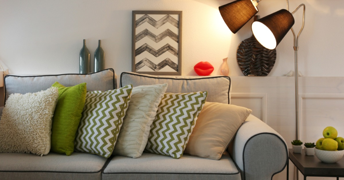 NextStepMD's tweet image. Bright and energetic, or dim and comfortable? 4 lighting options for your home: otbd.it/8npcJe