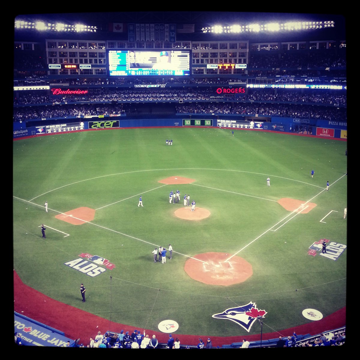 Andy6624's tweet image. As soon as the ball hit the bat the ump called time. Play stops right then!  #mlb #bluejays #checkthereplay