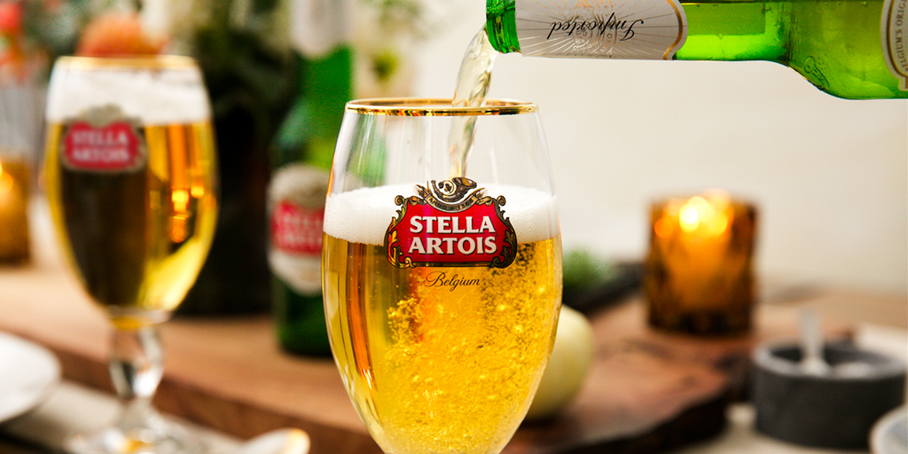 Stella Artois على X: Leaves change from green to gold in the fall, just  like Stella Artois every time you pour from bottle to Chalice.   / X