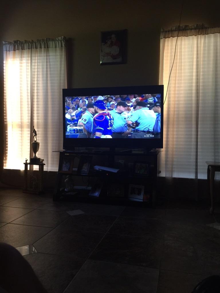 AngelRT07's tweet photo. Breh cmon http://t.co/BOWXwudwHT
