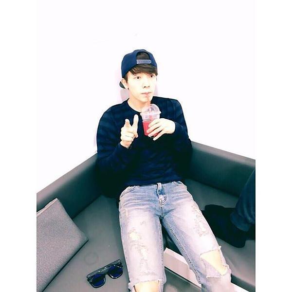 Happy birthday lee donghae See you next 2 years 