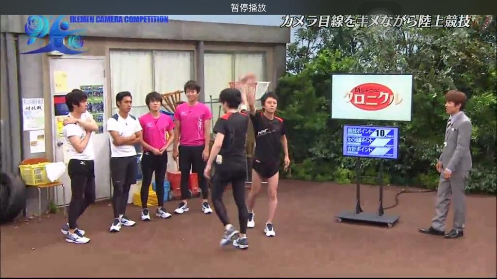 cherry9231's tweet photo. 成功了high five，失败了对视❤️ http://t.co/1TFEYGJNi9