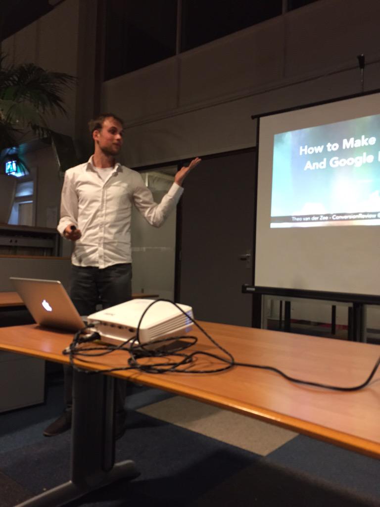 .<a href="/theovdzee/">Theo</a> on-stage #seo meetup #utrecht