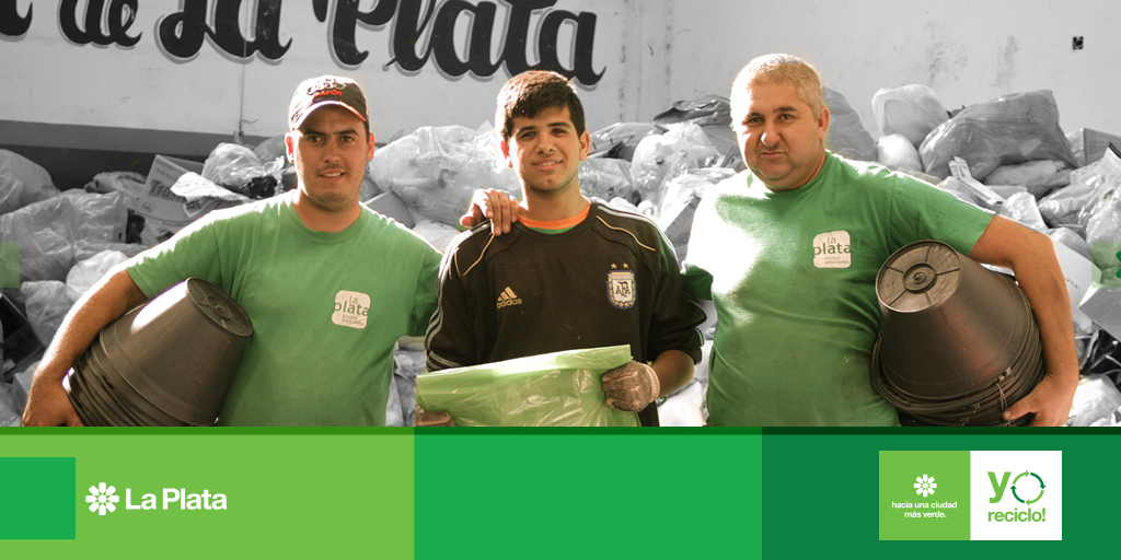 YoRecicloMLP's tweet photo. Las cooperativas de residuos están compuestas por ex cartoneros, que fueron reinsertados al circuito laboral. http://t.co/T8C4OaENVm